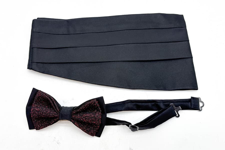 Kummerbund und Fliege